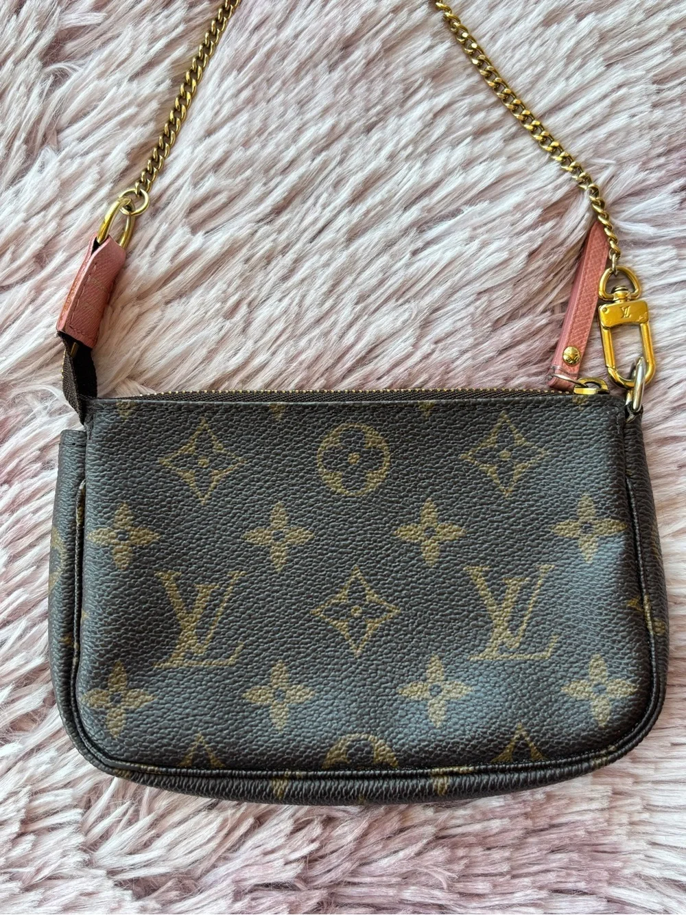 Louis Vuitton Animation Monogram Mini Pochette Accessoires - Picture 5 of 10